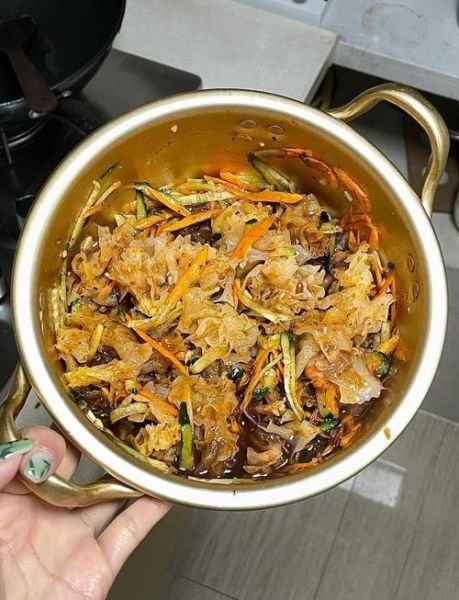 凉拌银耳怎么做好吃_凉拌银耳需要焯水吗