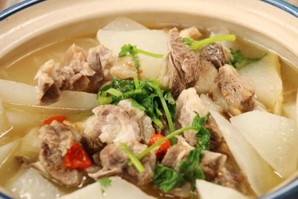 羊肉怎么炖才不膻_家常羊肉炖萝卜做法