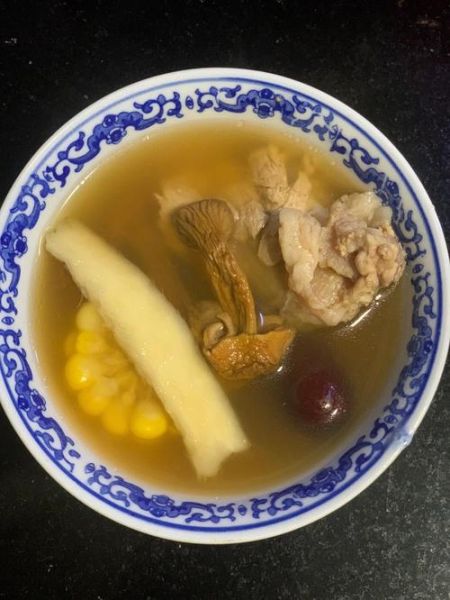 松茸炖排骨怎么做_松茸炖排骨要焯水吗