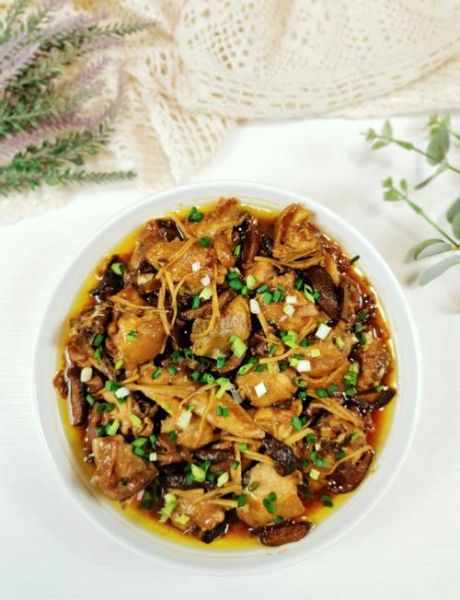 香菇炖鸡怎么做_香菇炖鸡需要焯水吗