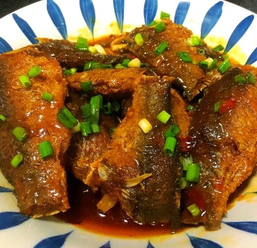 焖酥鱼的家常做法_怎样把鱼焖得又酥又入味
