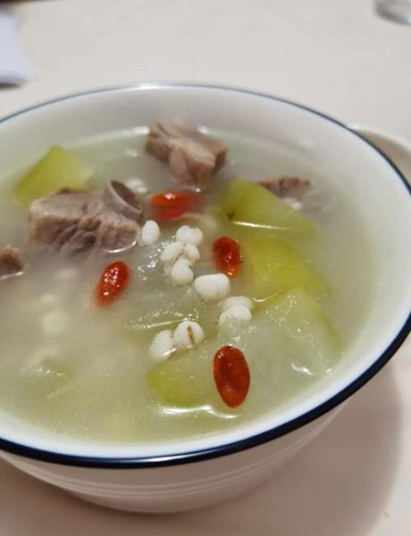 冬瓜排骨汤怎么炖好喝_冬瓜排骨焯水几分钟