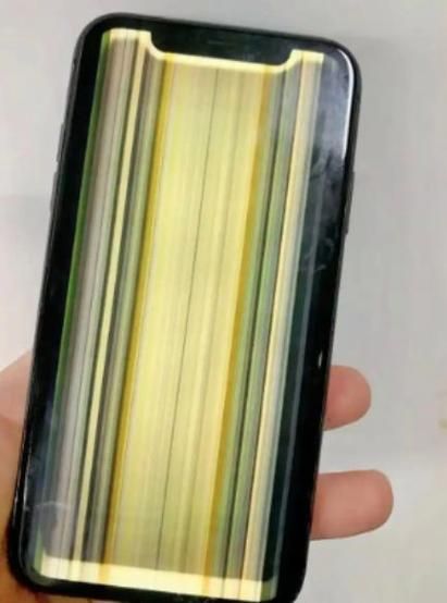 手机漏液图片_屏幕出现黑斑还能用多久