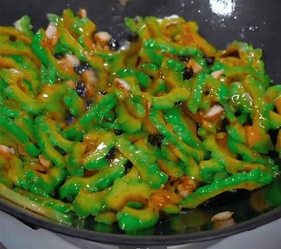 清炒苦瓜怎么做不苦_苦瓜怎么炒才翠绿