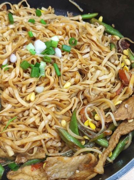 排骨豆角焖面怎么做_排骨豆角焖面家常做法