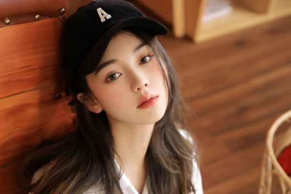 18岁女生气质特点_如何形容18岁少女