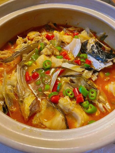 鱼头炖豆腐怎么做好吃_鱼头炖豆腐汤的做法步骤