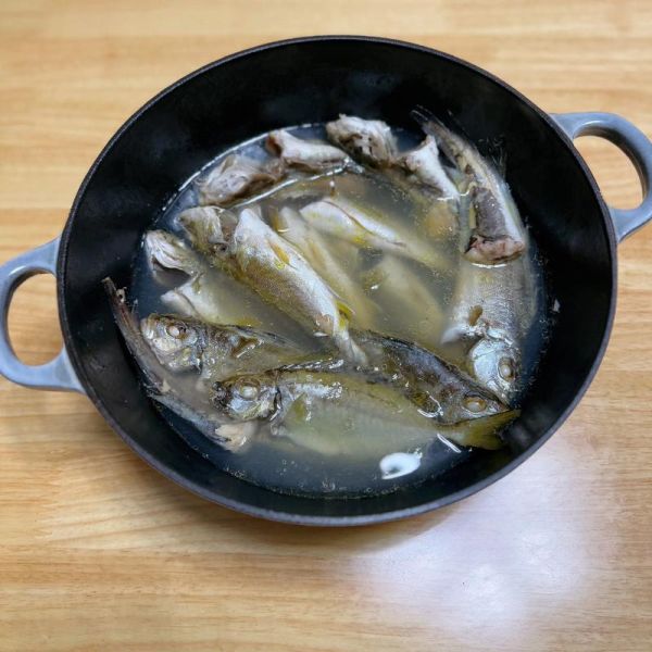 杂鱼煲怎么做好吃_杂鱼煲的家常做法