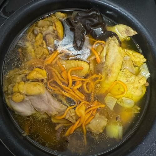 清炖鸡的家常做法_清炖鸡怎么炖才鲜嫩