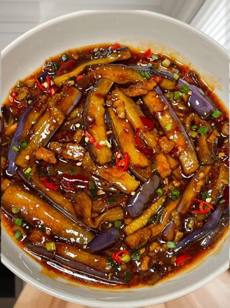 红烧茄子怎么做才好吃_家常红烧茄子简单做法