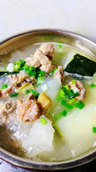 排骨炖冬瓜的家常做法_冬瓜排骨汤怎么炖好喝