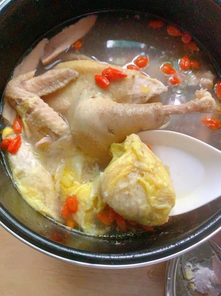 榴莲肉煲鸡汤的做法_榴莲鸡汤怎么炖不腥