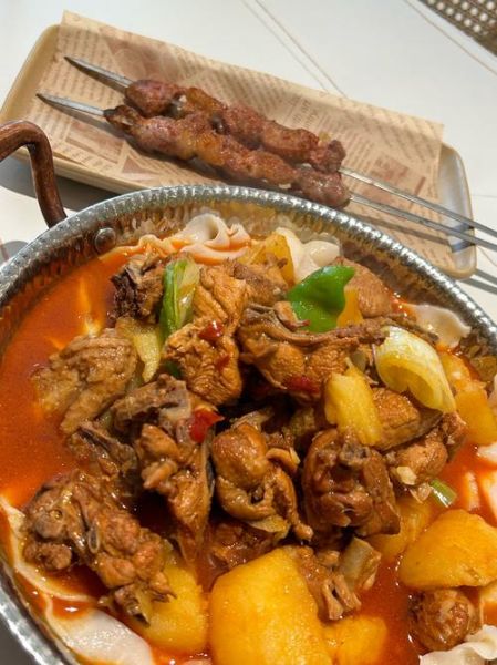 羊肉炖土豆的家常做法_羊肉炖土豆怎么做好吃又嫩