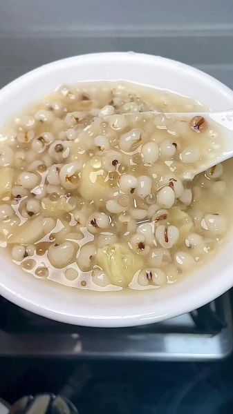 薏米粥的做法_薏米粥怎么煮才粘稠