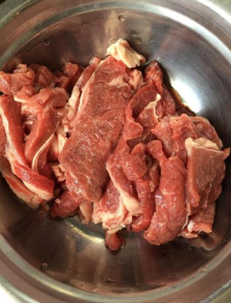 煎牛肉怎么煎才嫩_煎牛肉的做法步骤