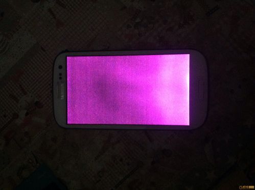 手机屏幕出现紫色斑块_还能继续用吗