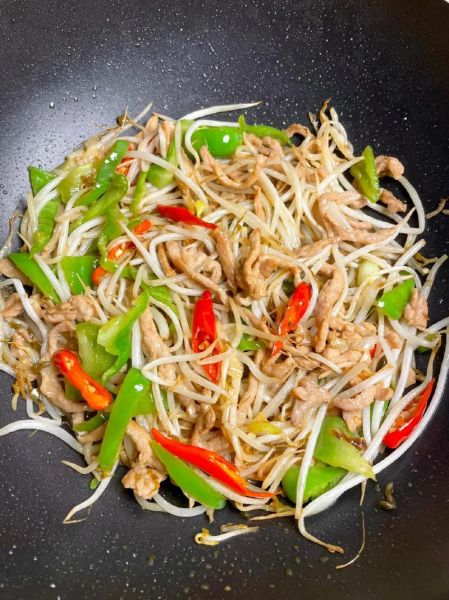 黄豆芽炒肉怎么炒好吃_黄豆芽炒肉的家常做法