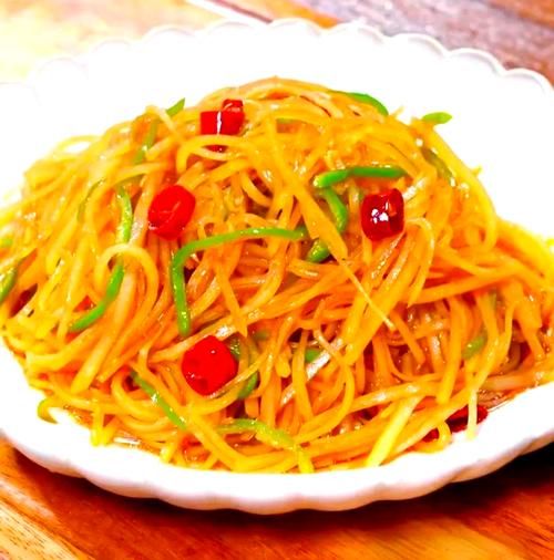 炝拌土豆丝怎么做好吃_炝拌土豆丝要不要焯水
