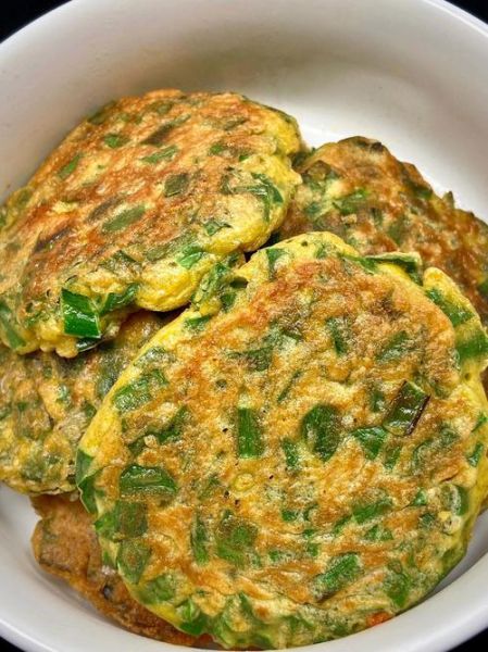 韭菜鸡蛋馅饼怎么做_韭菜鸡蛋馅饼的家常做法