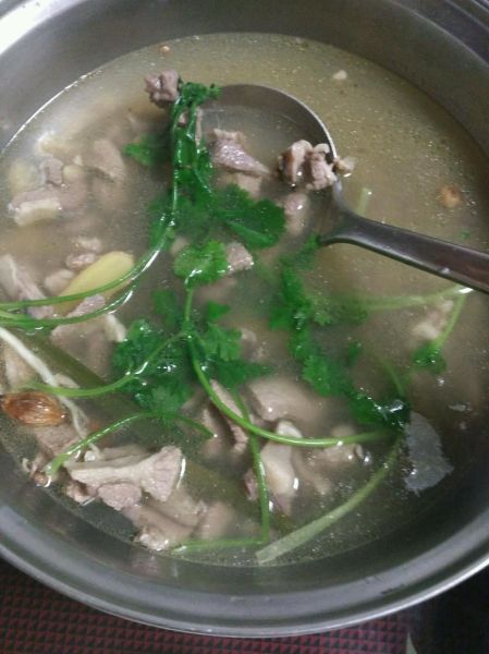清汤牛腩怎么做好吃_牛腩焯水用冷水还是热水