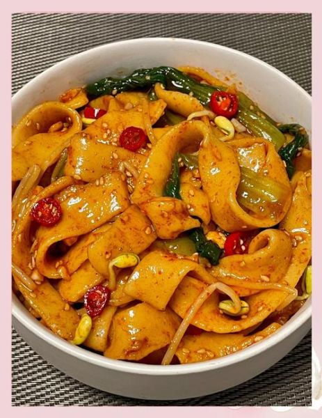 油泼面怎么做家常做法_油泼面用什么辣椒最香