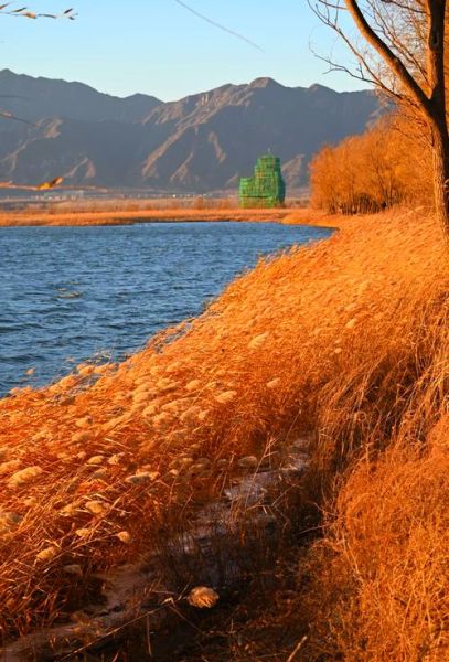 秋天湖在哪里_秋天湖有什么好玩的