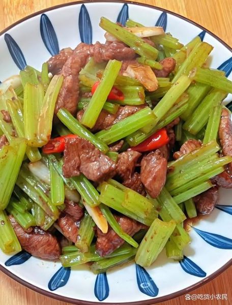 芹菜怎么炒好吃_芹菜炒肉的做法步骤