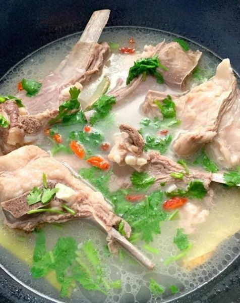 羊肉汤怎么炖不膻_家常羊肉汤做法