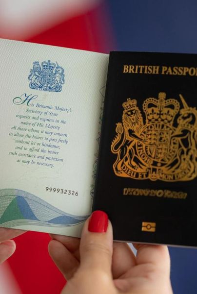 英国移民护照申请条件_英国护照多久能拿到