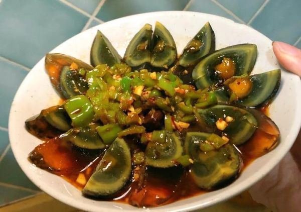 皮蛋炒青椒怎么做才好吃_正宗做法步骤