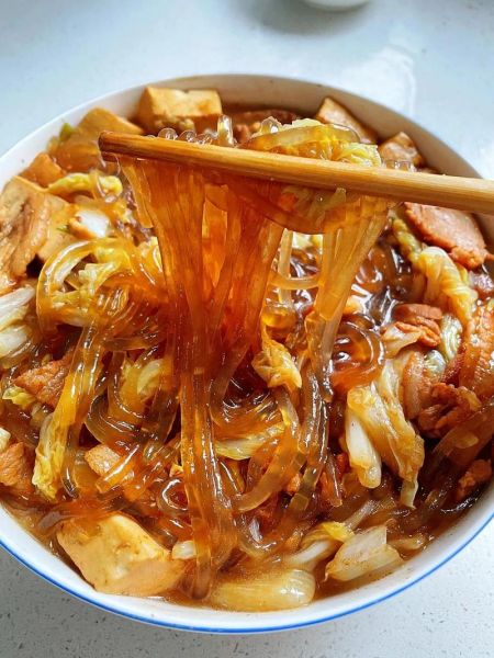白菜怎么炒好吃_白菜炖粉条的家常做法