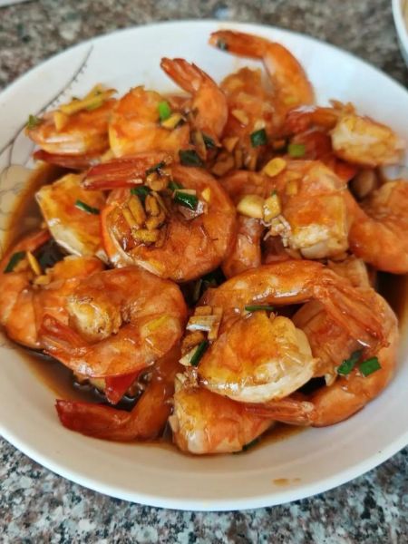 麻辣大虾怎么做_麻辣大虾家常做法步骤