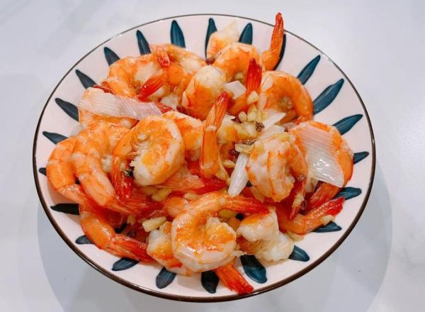 葱油虾怎么做_家常葱油虾的做法窍门