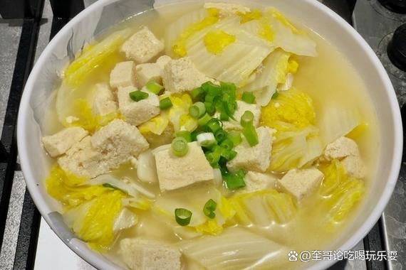 白菜炖豆腐怎么做_白菜炖豆腐的家常做法