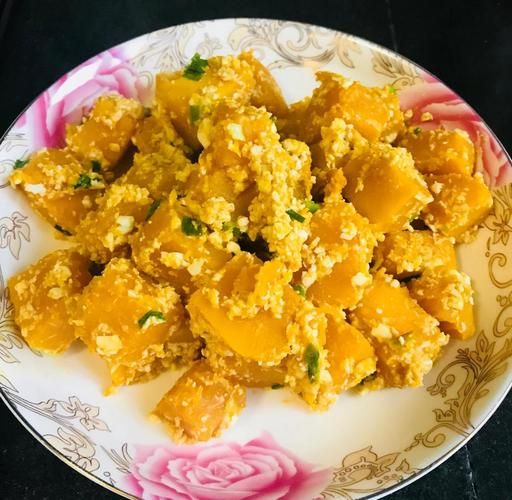 蛋黄炒南瓜怎么做_蛋黄炒南瓜的家常做法