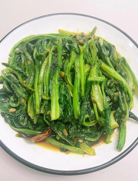 蒜蓉油麦菜怎么做_油麦菜焯水还是不焯水