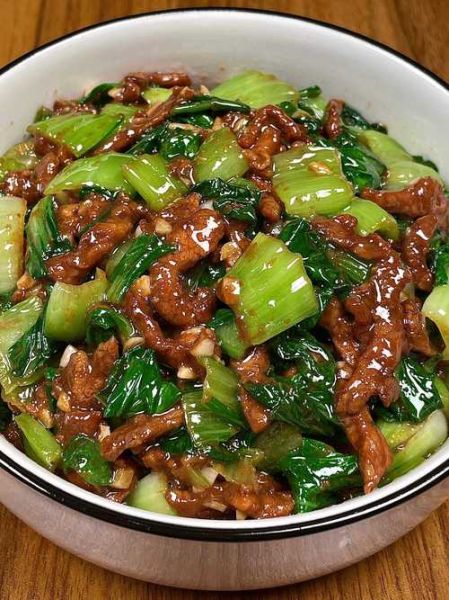 肉炒青菜怎么炒好吃_家常肉炒青菜做法