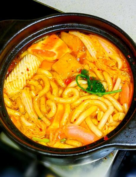 砂锅土豆粉怎么做_砂锅土豆粉需要哪些材料