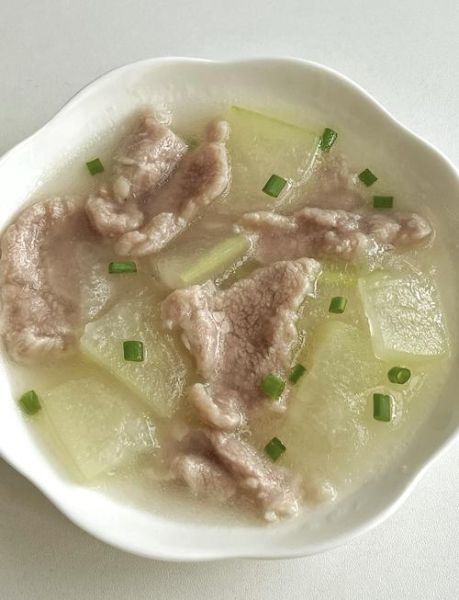 冬瓜瘦肉汤怎么做好喝_冬瓜瘦肉汤需要焯水吗