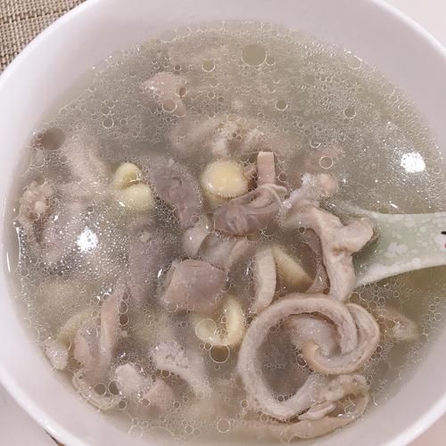 莲子猪肚汤的做法大全_莲子猪肚汤怎么炖最养胃