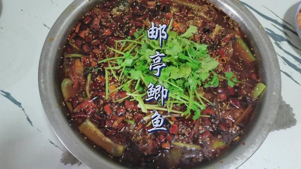 邮亭鲫鱼怎么做才正宗_邮亭鲫鱼正宗做法