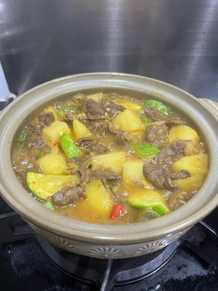 咖喱牛腩土豆怎么做_牛腩土豆咖喱多久能炖烂