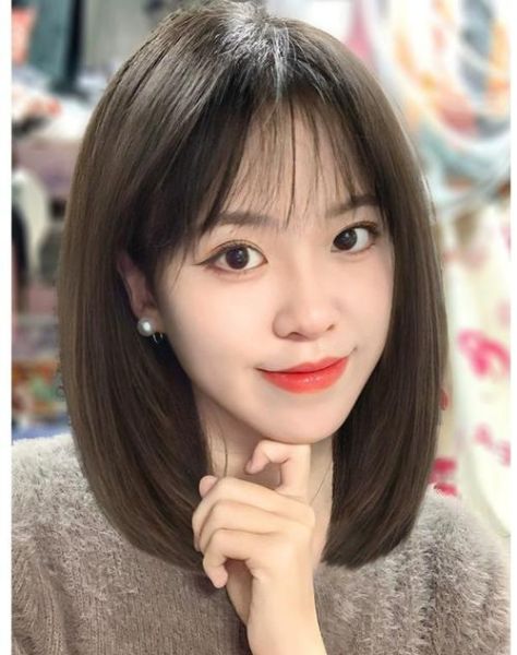 瓜子脸适合什么发型_方脸怎么化妆显小