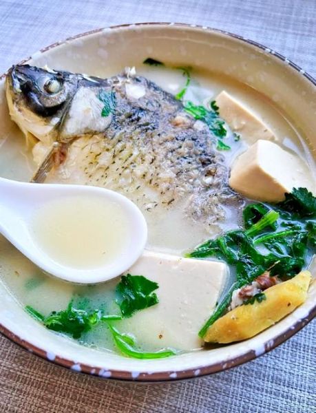 鲫鱼豆腐汤怎么做不腥_鲫鱼豆腐汤的家常做法