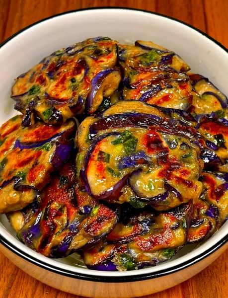 茄子馅饼怎么做_茄子馅饼的家常做法