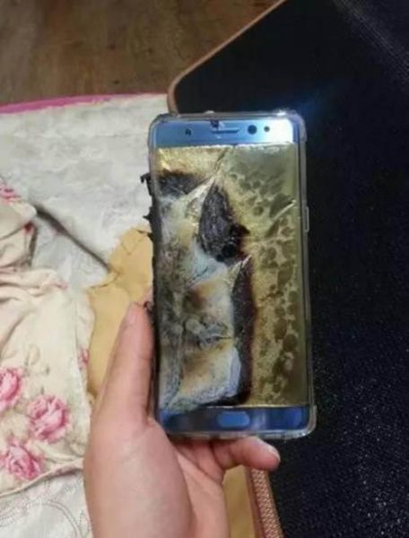 手机爆炸伤人图片_如何避免电池爆炸