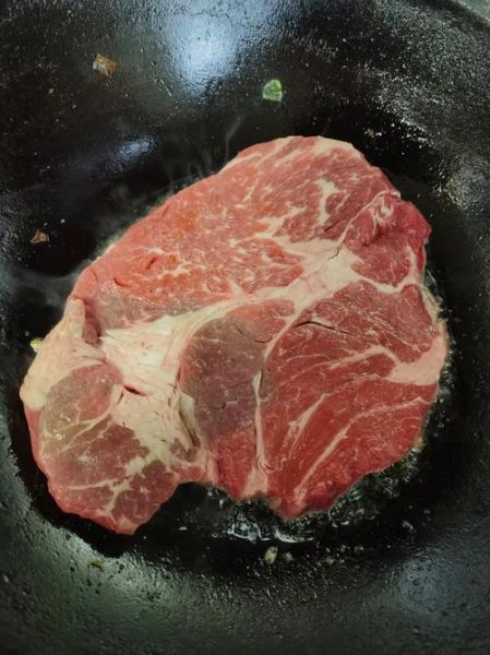 牛排怎么煎才嫩_牛排煎多久才熟