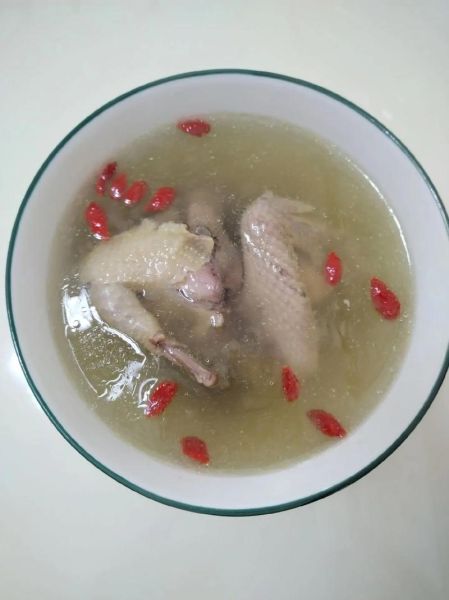 鸽子怎么炖最补气血_家常鸽子汤的做法
