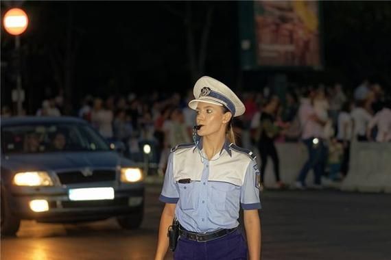 梦到找警察是什么意思_梦见报警求助预示什么