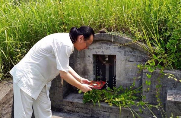 运势和祖坟风水有关吗_祖坟风水影响后代运势吗
